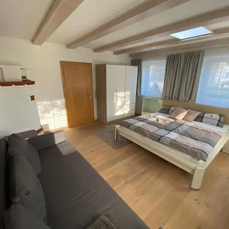Homestay Gaestezimmer Kirchdorf *